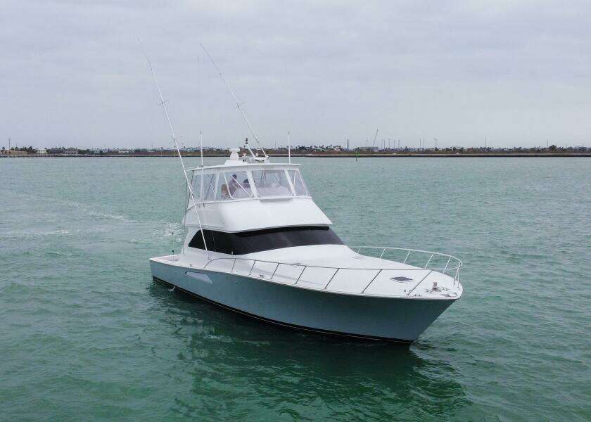 2005 Viking 52 Convertible "Aquaholic"