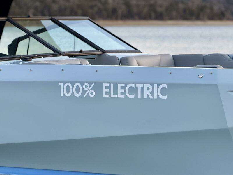 2023 Correct Craft Ingenity 23EL2 Electric Boat