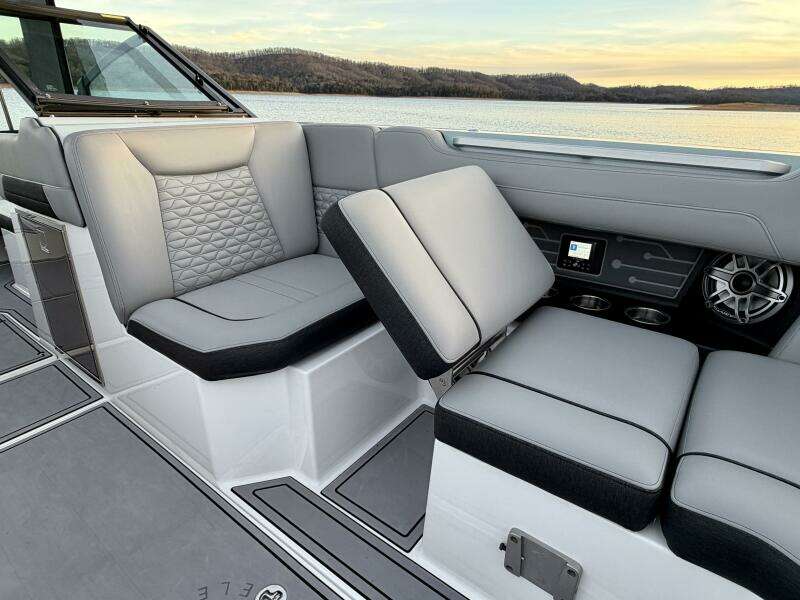 2023 Correct Craft Ingenity 23EL2 Electric Boat