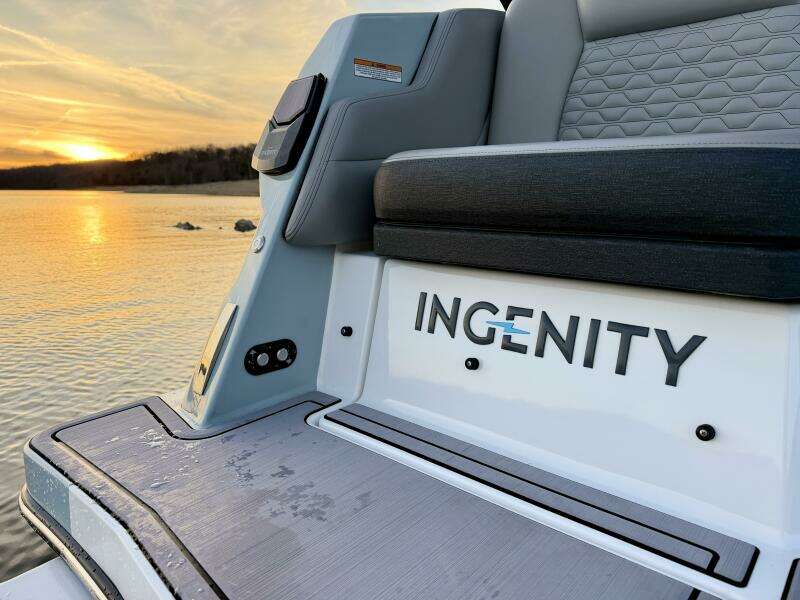 2023 Correct Craft Ingenity 23EL2 Electric Boat