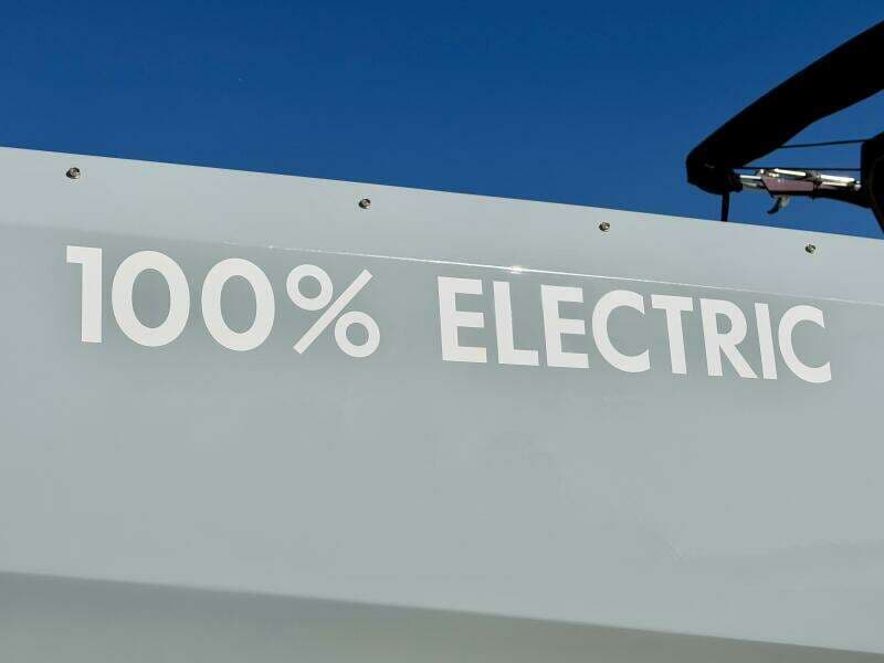 2023 Correct Craft Ingenity 23EL2 Electric Boat