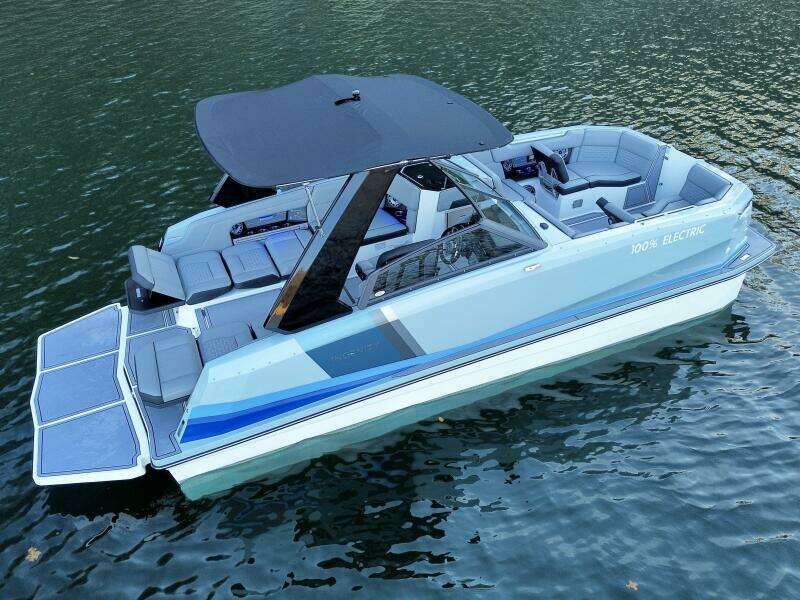 2023 Correct Craft Ingenity 23EL2 Electric Boat