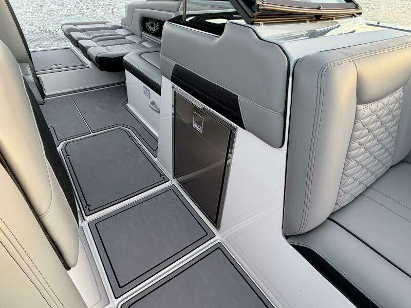 2023 Correct Craft Ingenity 23EL2 Electric Boat