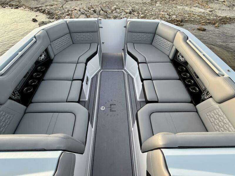 2023 Correct Craft Ingenity 23EL2 Electric Boat