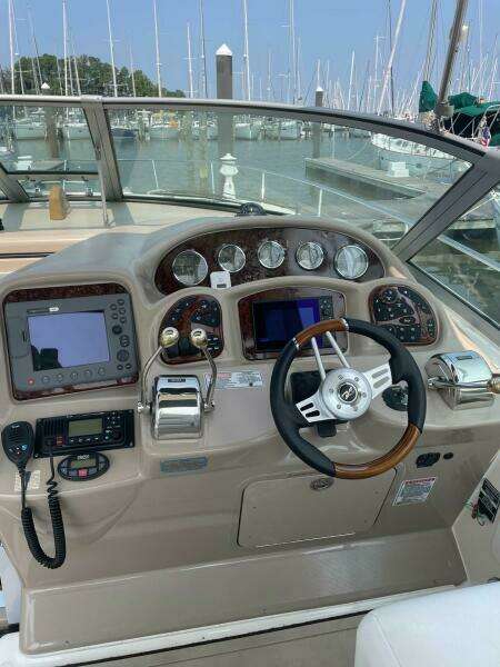 2005 Sea Ray Sundancer 320