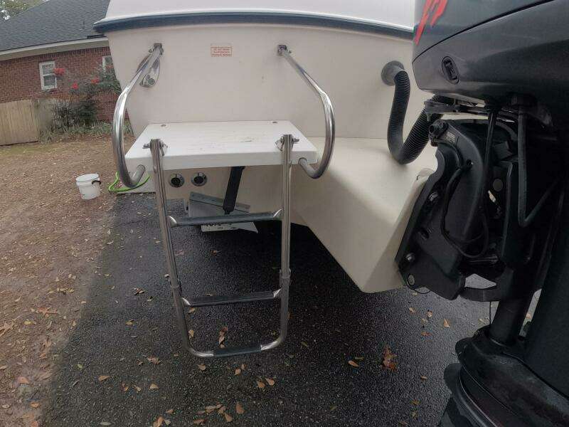 2001 Grady-White Gulfstream 232