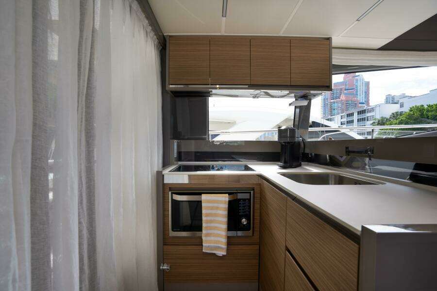 2018 Ferretti Yachts 450 Fly