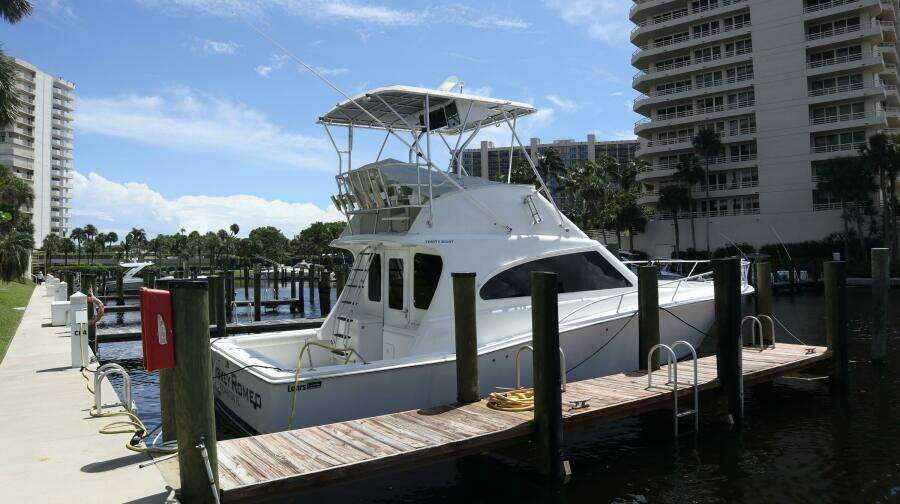 2005 Luhrs 