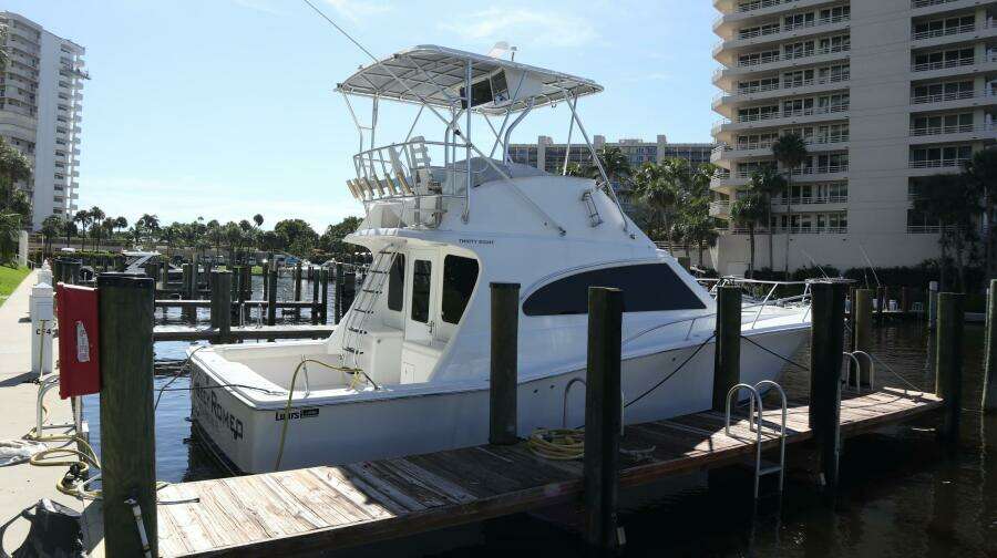 2005 Luhrs 