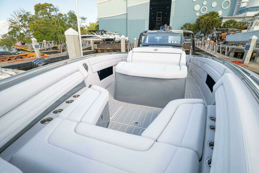 2026 Cigarette 42’ Auroris