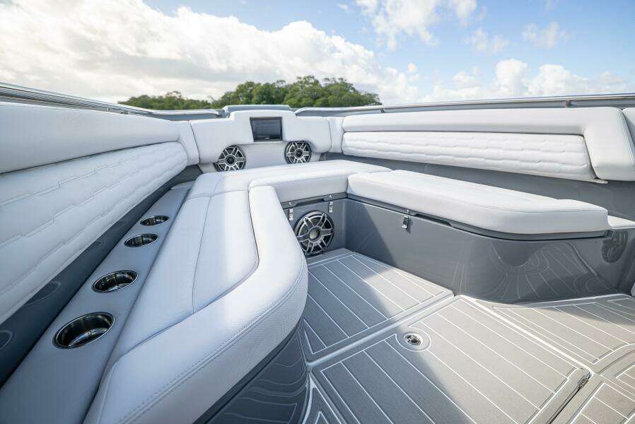 2026 Cigarette 42’ Auroris