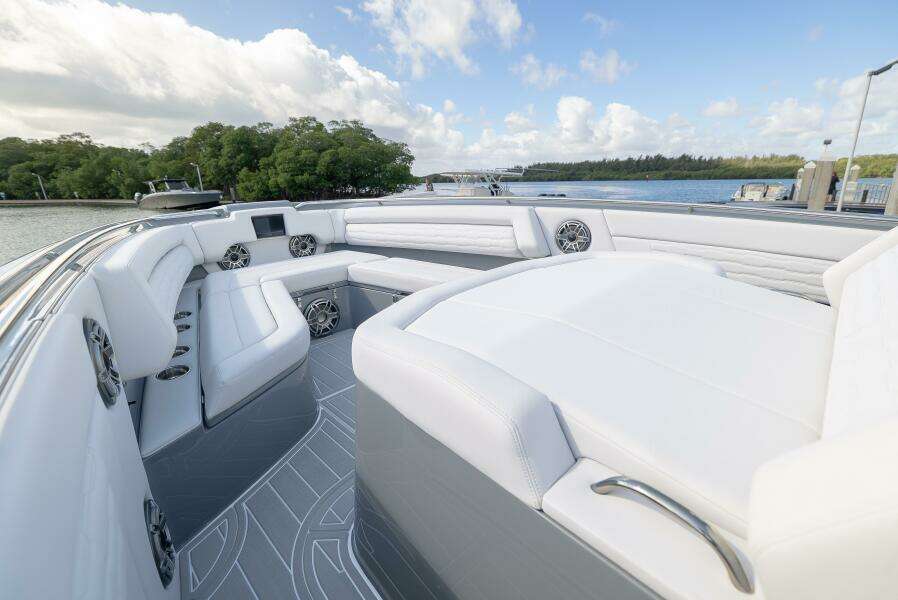 2026 Cigarette 42’ Auroris