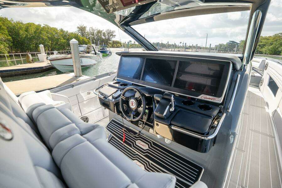 2026 Cigarette 42’ Auroris