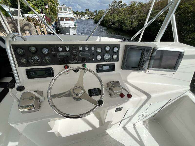 1999 Post 42 Convertible