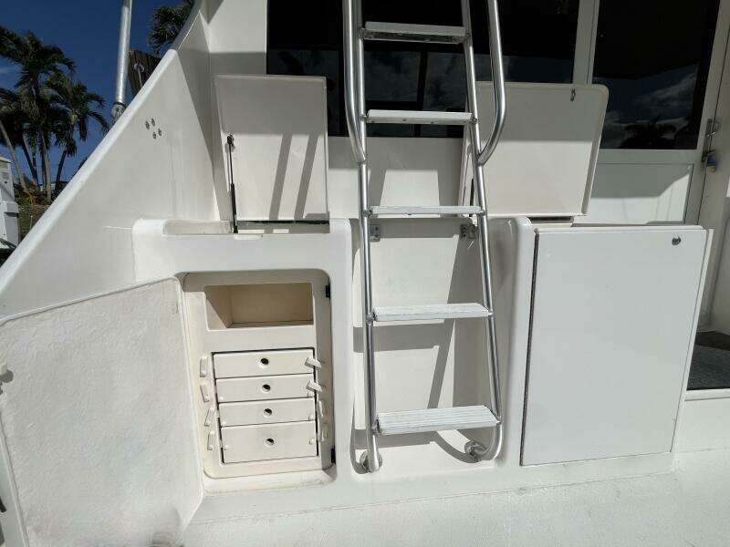 1999 Post 42 Convertible