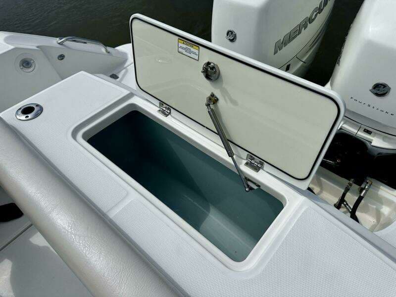 Boston Whaler 33 BOTTOMS UP - Aft Cockpit