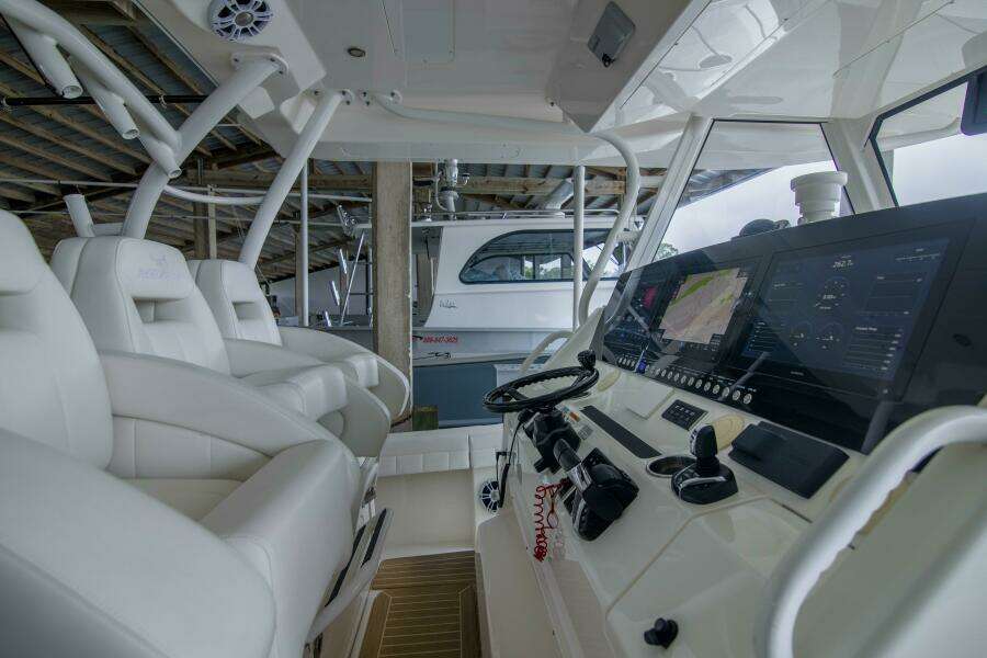 Regulator 41 - Miss Megan - Helm Seats and Electronics