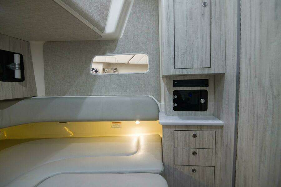 Regulator 41 - Miss Megan - Cabin