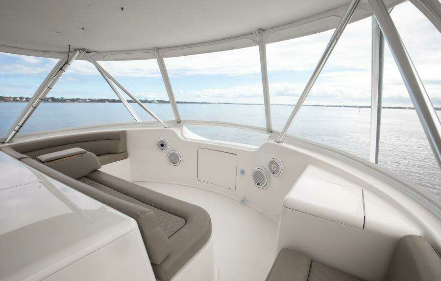 Viking 68 - Mobster - Flybridge Seating