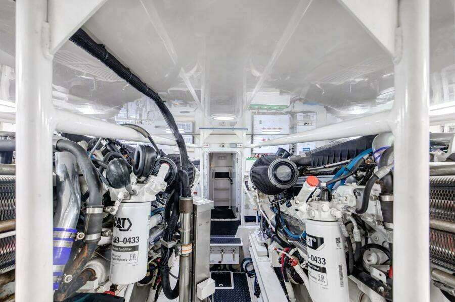 Viking 68 - Mobster - Engine Room