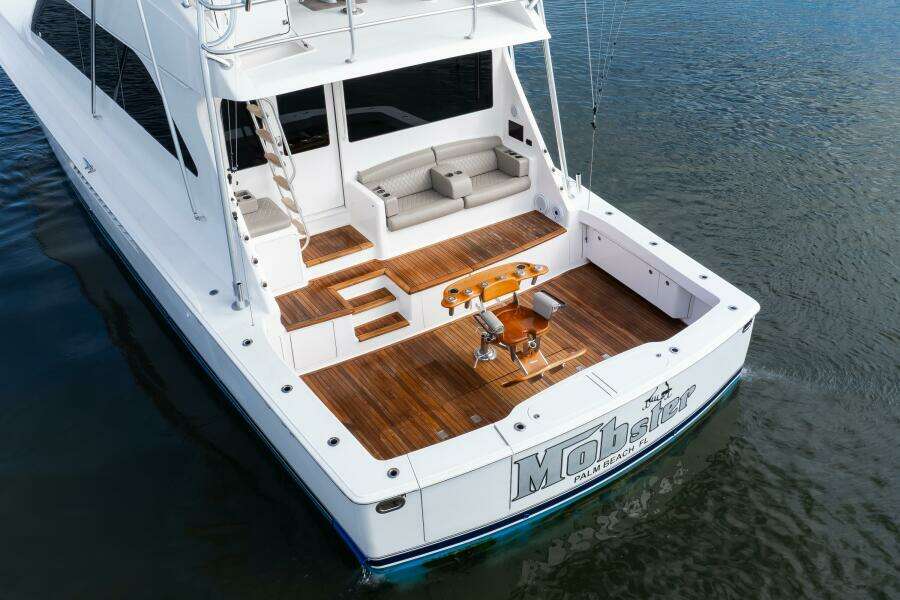 Viking 68 - Mobster - Cockpit