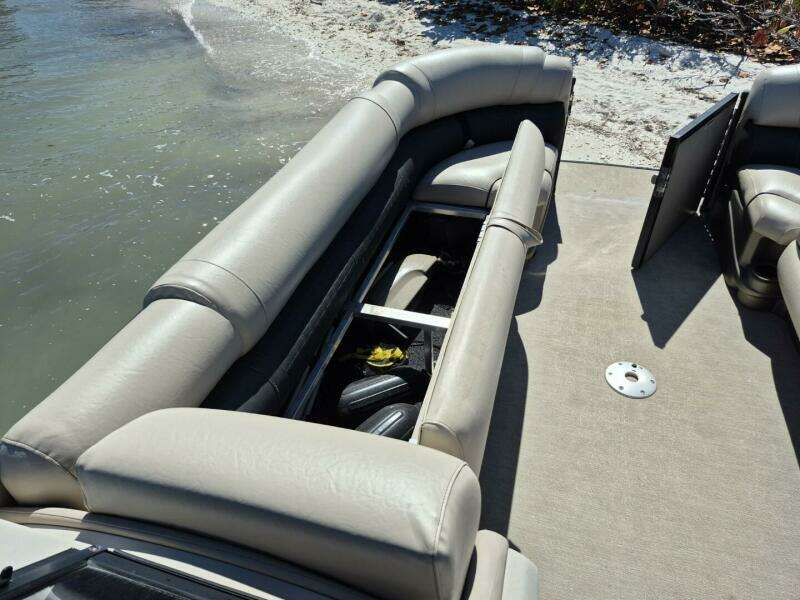 2017 Avalon 2785 Catalina QL