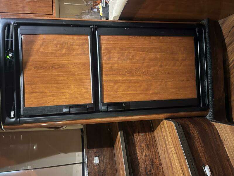 2003 Sea Ray 410 Express Cruiser