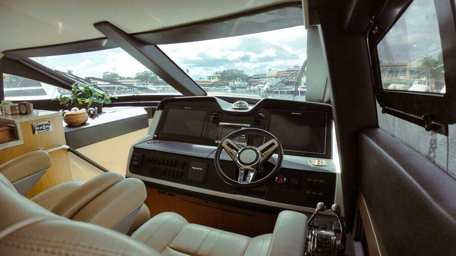 2016 Sea Ray L590 Fly