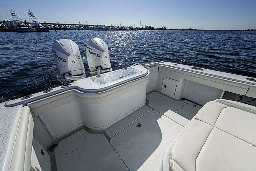 2021 Yellowfin 32 Offshore