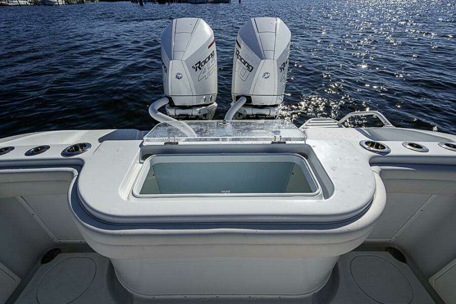 2021 Yellowfin 32 Offshore