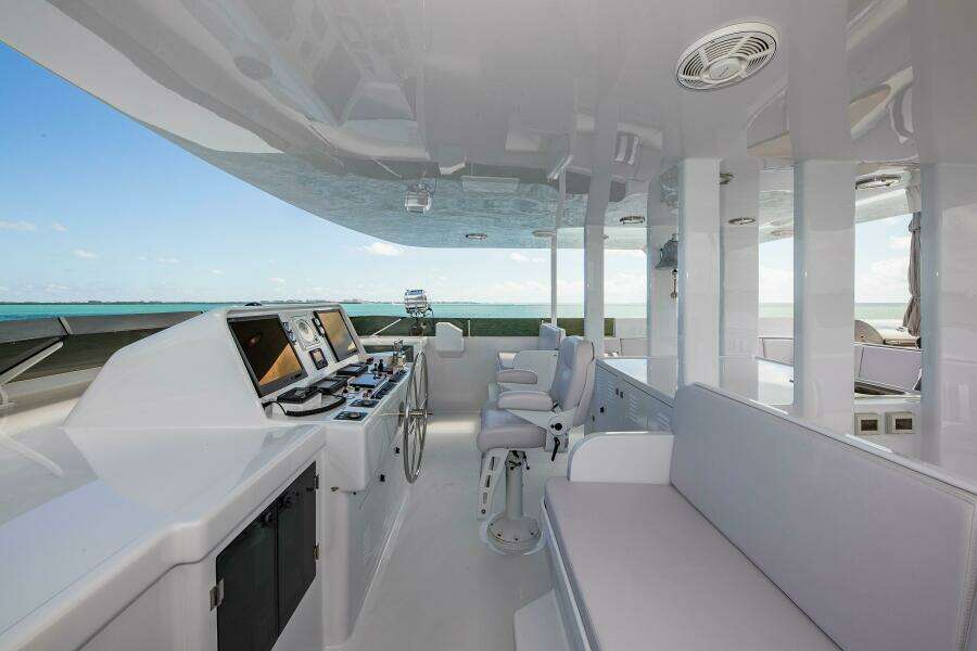 1998 Burger Raised Pilothouse