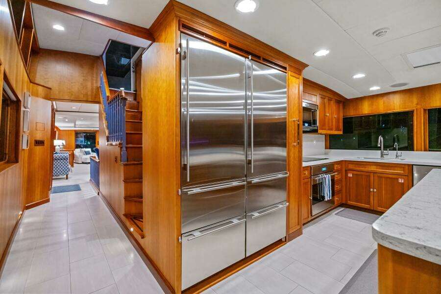1998 Burger Raised Pilothouse