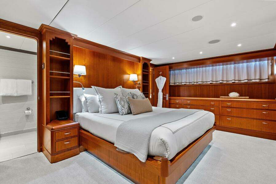 1998 Burger Raised Pilothouse