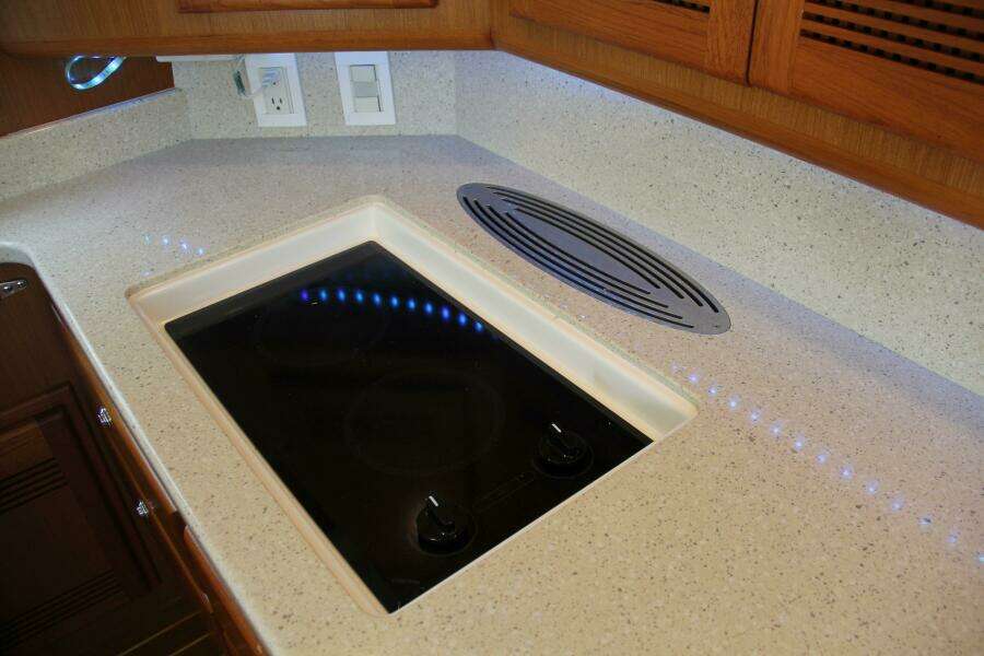 2004 Cabo 48 Flybridge