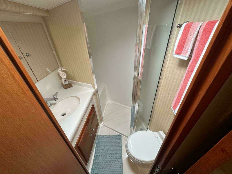 2004 Cabo 48 Flybridge