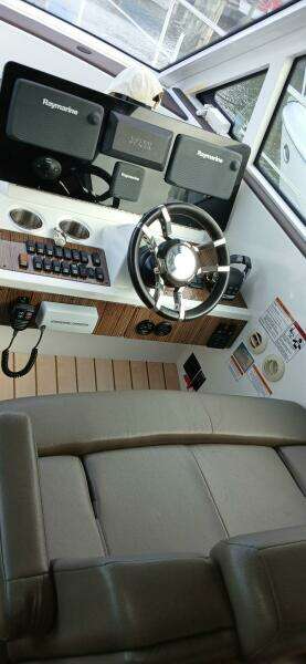 2014 Cruisers Yachts 