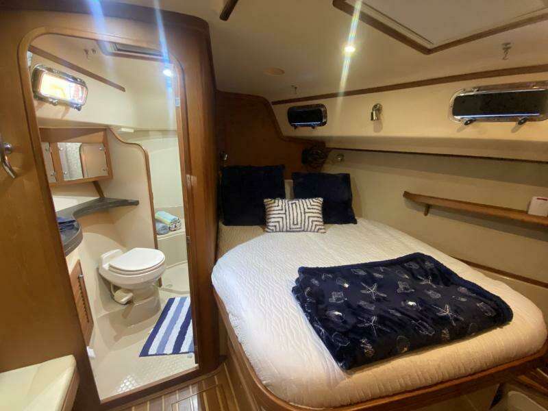 2006 Island Packet 440