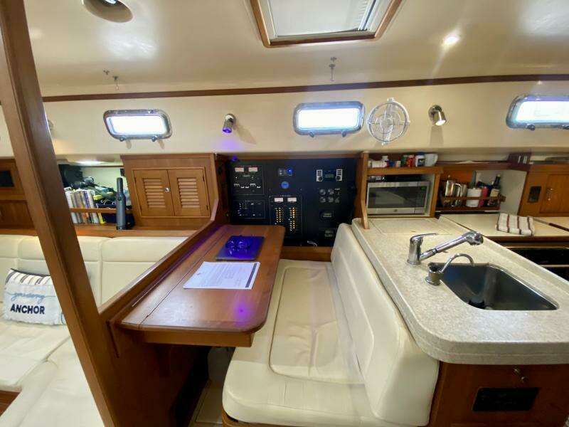 2006 Island Packet 440