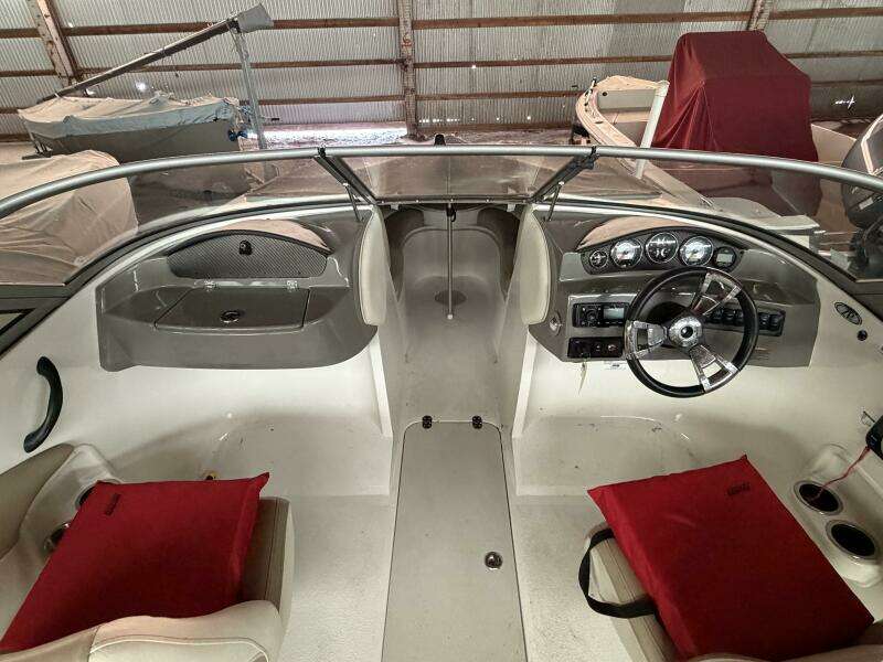 2019 Stingray 208 LS