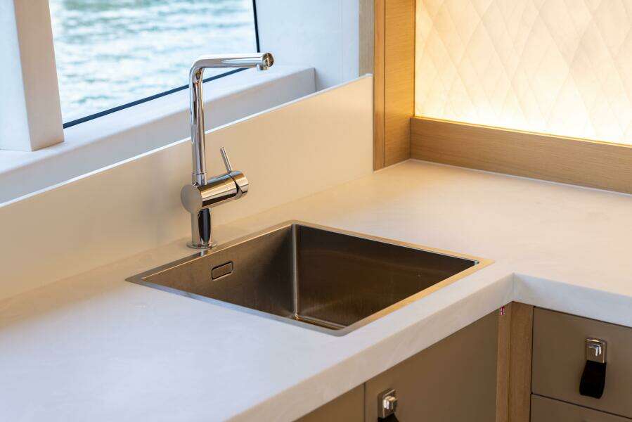 2025 Steeler Bronson 67 Beachclub