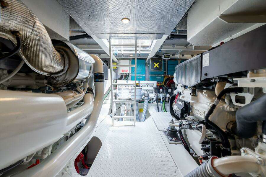 2025 Steeler Bronson 67 Beachclub