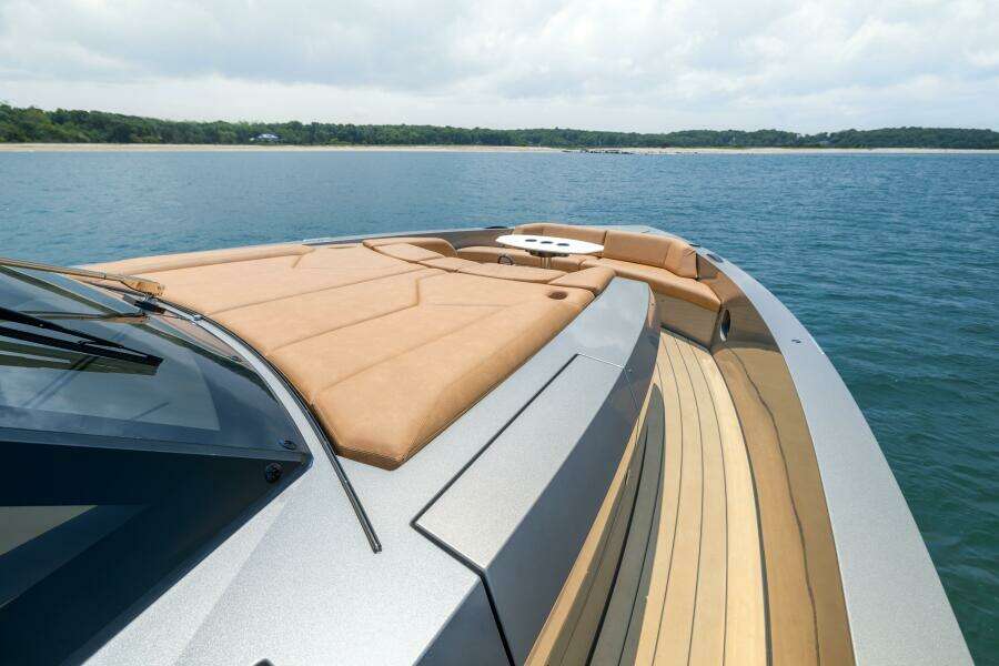 2025 Steeler Bronson 67 Beachclub