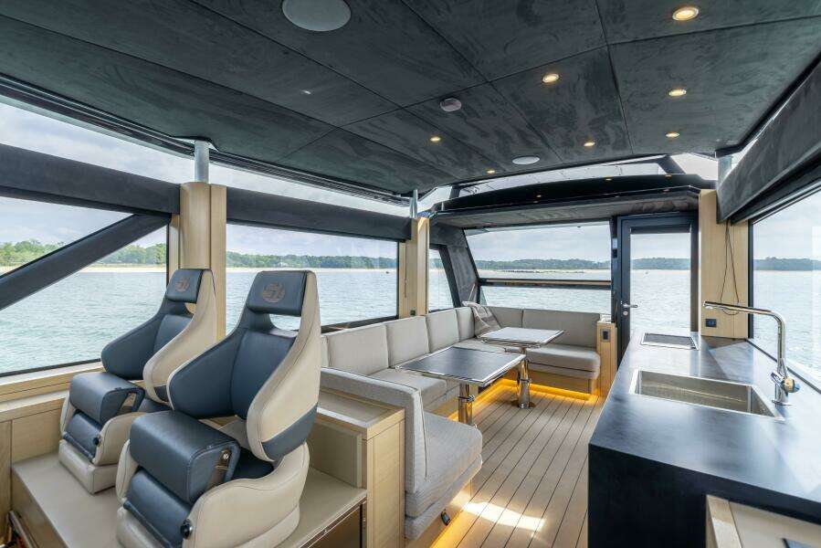 2025 Steeler Bronson 67 Beachclub