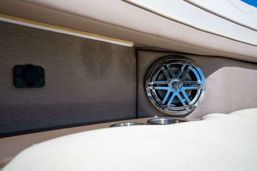 2018 Formula 350 Crossover Bowrider OB