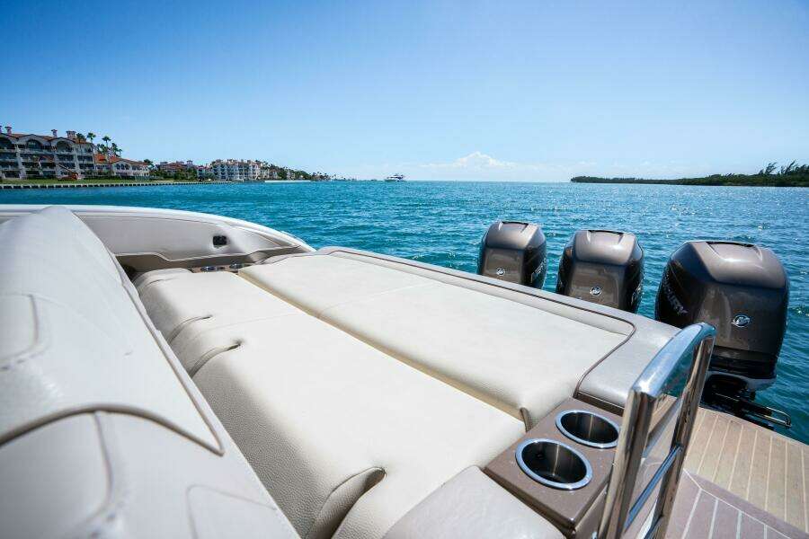 2018 Formula 350 Crossover Bowrider OB