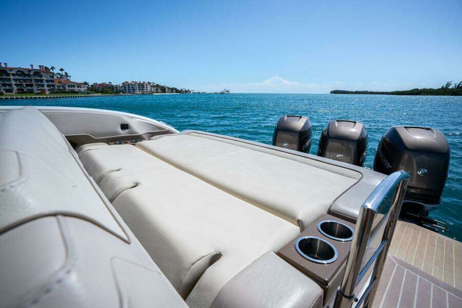 2018 Formula 350 Crossover Bowrider OB