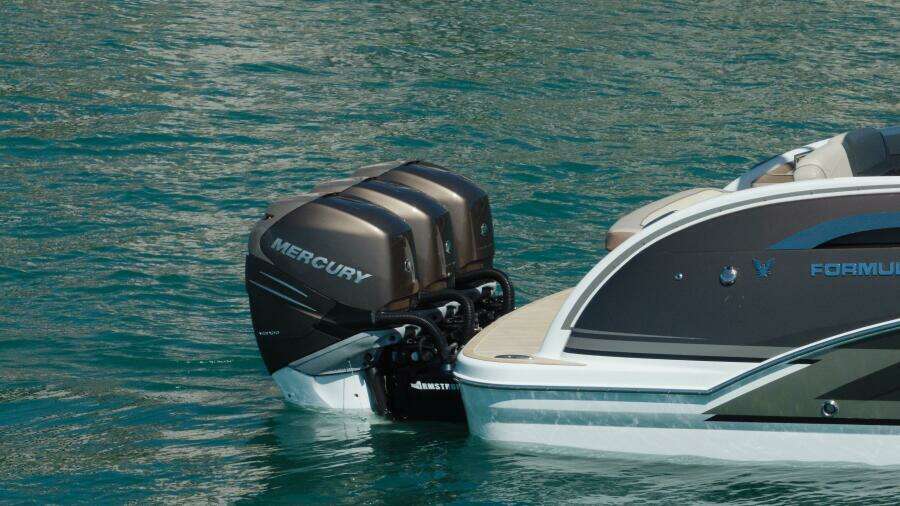 2018 Formula 350 Crossover Bowrider OB