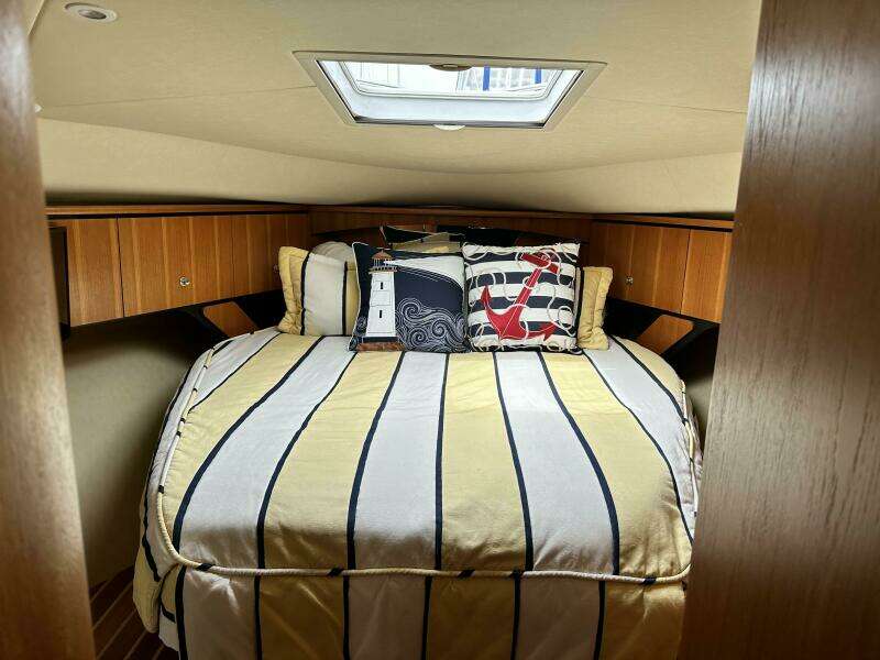 2006 Tiara Yachts 
