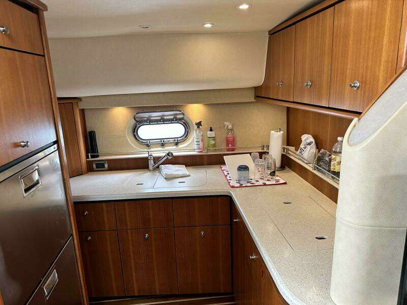 2006 Tiara Yachts 