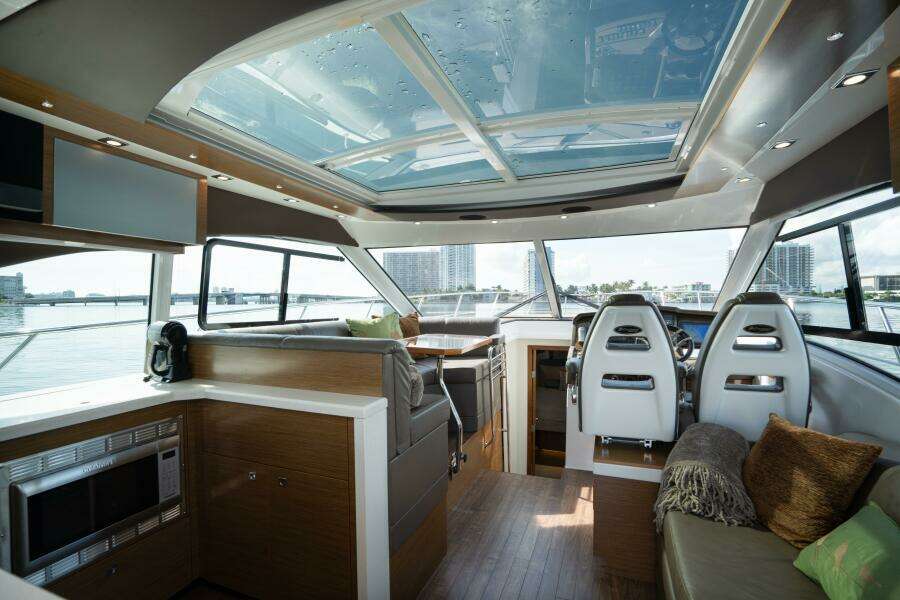 2016 Cruisers Yachts 45 Cantius